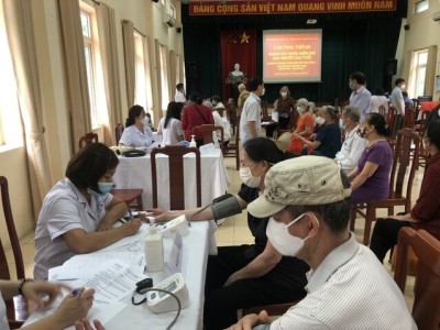 Gần 300 người cao tuổi phường Nghĩa Tân – Cầu Giấy được khám sức khỏe miễn phí