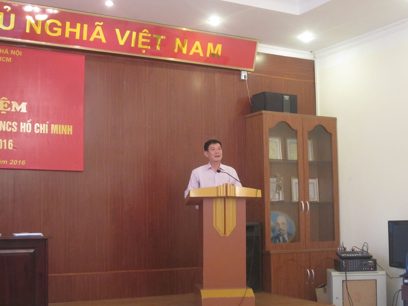 Đ/c Nguyễn Đình Lân - Phó Chi cục trưởng Chi cục DS- KHHGĐ Hà Nội phát biểu chỉ đạo tại buổi Lễ