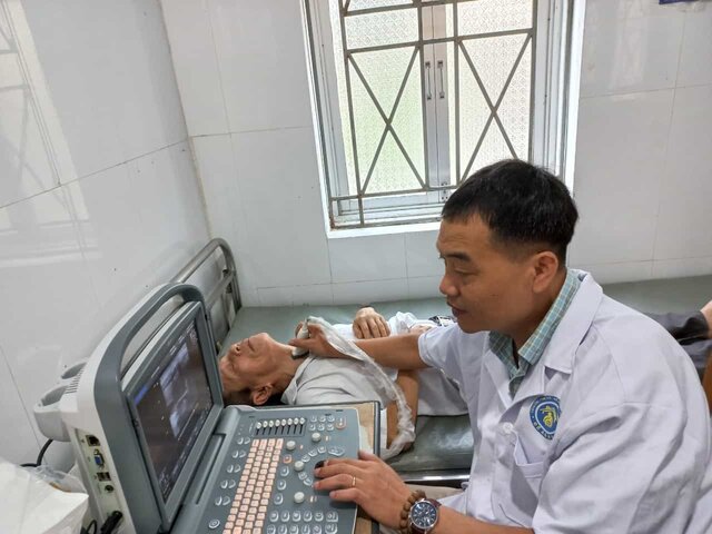 Trung tâm Y tế huyện Quốc Oai tổ chức Chiến dịch khám sàng lọc, chăm sóc sức khỏe Người cao tuổi trên địa bàn huyện năm 2023