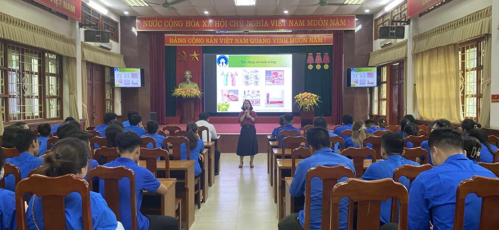 TTYT Quận Long Biên tổ chức hội nghị truyền thông chăm sóc sức khỏe  sinh sản, kế hoạch hóa gia đình và tư vấn khám sức khỏe tiền hôn nhân