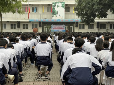 Quận Long Biên tổ chức tuyên truyền giáo dục sức khỏe sinh sản  vị thành niên tại trường THPT Phúc Lợi